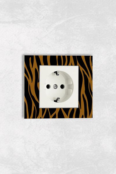 markcat Ovivo grano UV Printed Zebra Pattern White Single Grounded Socket Frame Set