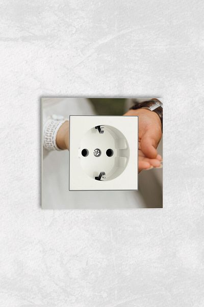 markcat Ovivo grano UV Printed Love Concept White Single Decorative Grounded Socket Frame Set