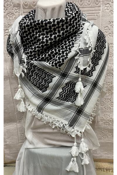 Puşi Püsküllü Orjinal Boyunluk