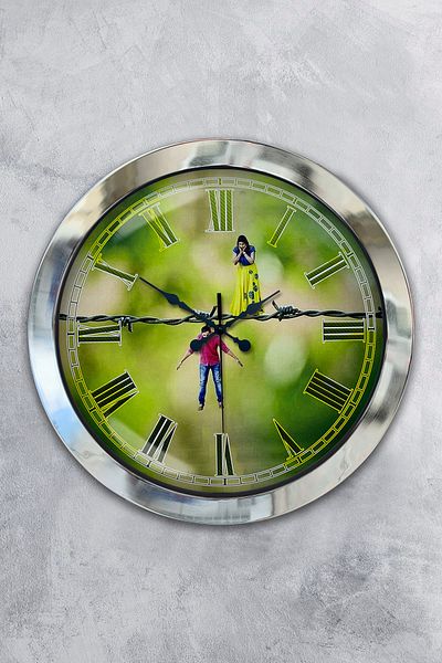 Kasva Concept Gift 36 cm Chrome Metal Funny Wall Clock