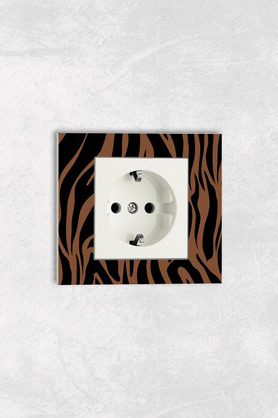 markcat Ovivo grano UV Printed Zebra Brown White Single Grounded Socket Frame Set