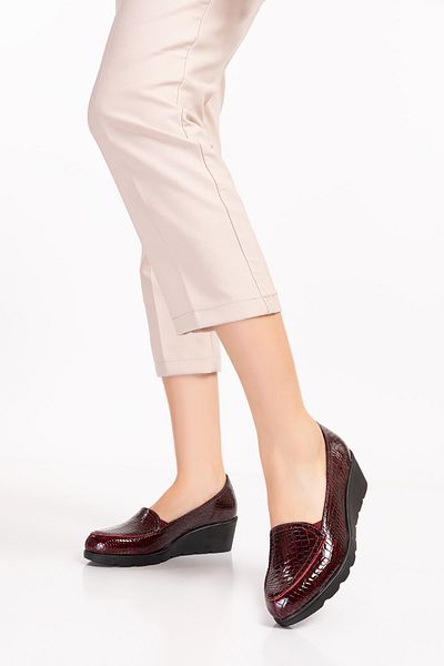 Akgün Terlik Women's Burgundy Genuine Leather Patent Leather Stylish Comfortable Shoes