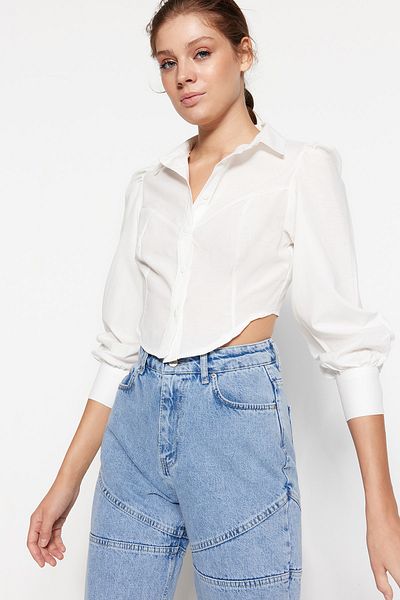 Trendyol Collection Приталена ткана сорочка з деталізованими плечима і приталеною талією TWOSS23GO00160
