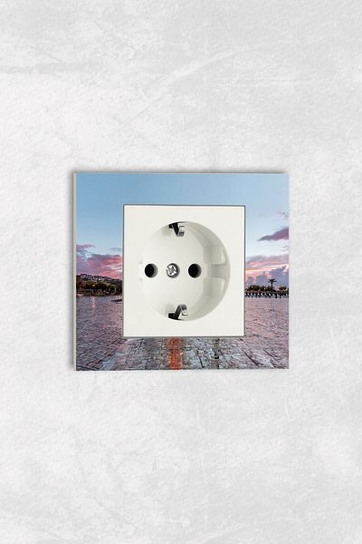 markcat Ovivo grano UV Printed Izmir Clock Tower Pattern White Single Decorative Grounded Socket Frame Set