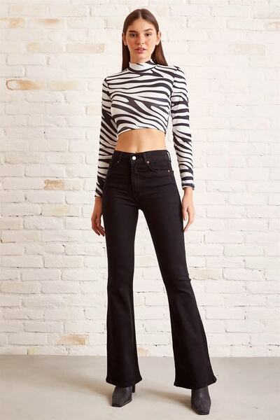 MAKRAS EXCLUSIVE بنطلون جينز واسع اللون من القماش ذو ألوان ثابتة، بنطلون جينز...