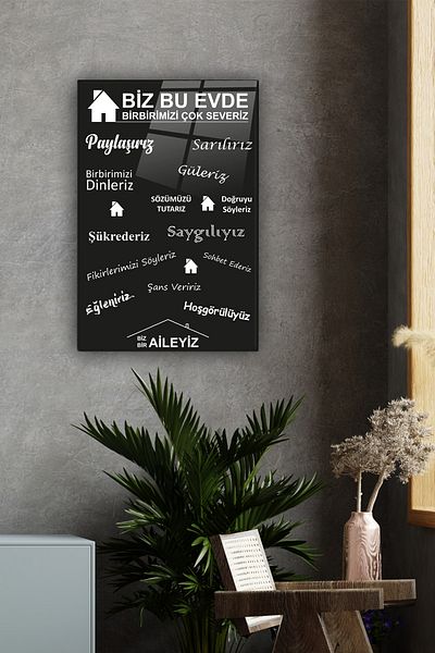 Decorita Masa din sticla |   Suntem o familie - Fundal negru