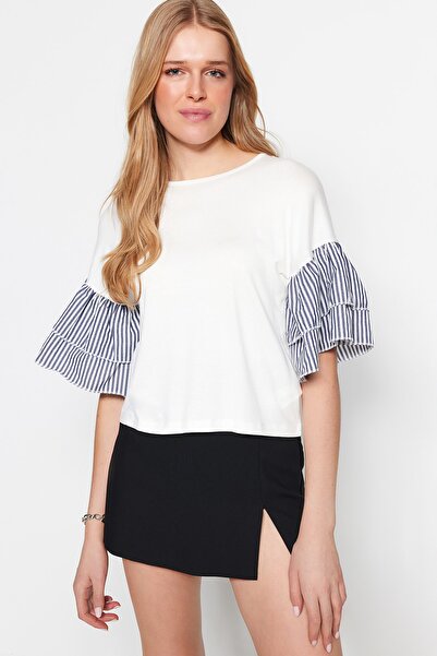 Trendyol Collection Weiße Popeline-Strickbluse mit Rundhalsausschnitt und weitem, lockerem Schnitt und detailliertem, lockerem Schnitt TWOSS23BZ00065