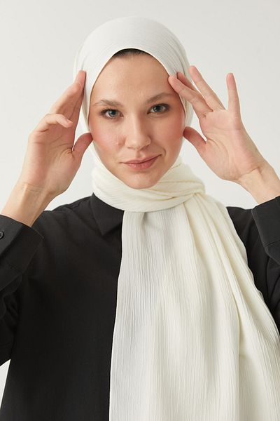 FRESCO SCARFS Women's Hijab Silky Crinkle Shawl*ecru