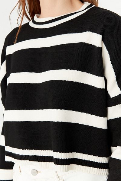 Trendyol Collection Pulover negru din tricotaje cu dungi TWOAW23KZ00205