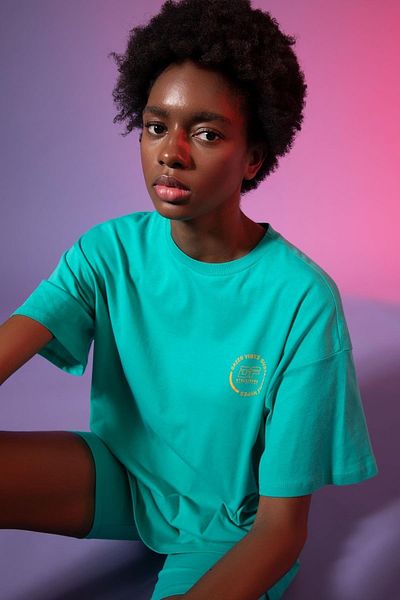DeFacto Passform: Oversize-Fit-T-Shirt mit Rundhalsausschnitt und kurzen Ärmeln aus 100 % Baumwolle