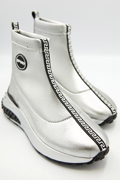 DUYGUSHOESBAG حذاء نسائي بتفاصيل مخططة