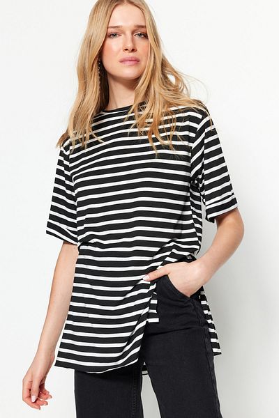 Trendyol Collection T-Shirt - Schwarz - Oversized