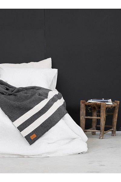 Barine Wool Cocoon Wool Sofa Shawl Black / Ecru 150X180
