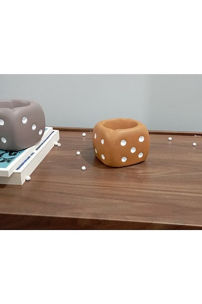 HUNATASARIM Decorative Square Dice Ashtray