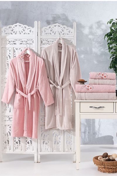 Bonny Home Οικογενειακό Κεντημένο Ροζ & Καπουτσίνο Οικογενειακό Σετ Μπουρνούζι 6 τεμαχίων Προίκα Γυναικεία Ανδρικά Σετ πετσέτες μπάνιου
