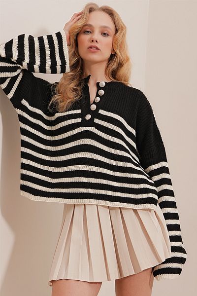 Trend Alaçatı Stili Pulover de damă, negru, cu gât crew, cu nasturi aurii, cu dungi în față, ALC-X9750