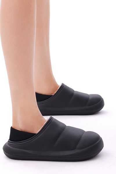 Tonny Black Women's Black Comfortable Furry Slippers