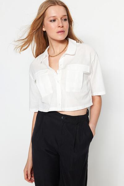 Trendyol Collection Cămașă Ecru Crop - Detaliu de buzunar utilitar, Croială normală, țesută TWOSS23GO00026