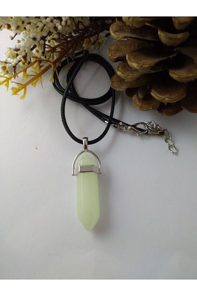 BalıkHediyelik Glow-in-the-Dark Nail-Shaped Natural Stone Necklace