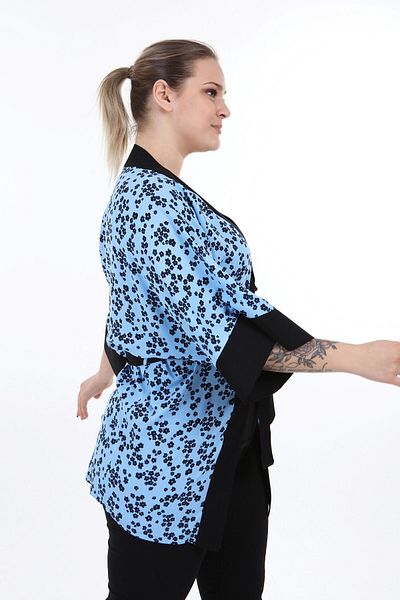 DISENTIS MODEST Model floral mic lat - kimono albastru, cravată față și nasturi