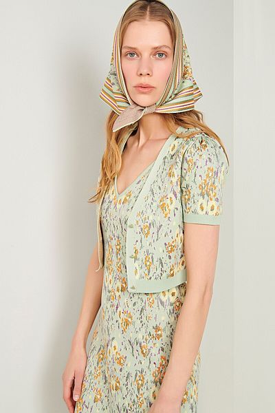 JOIN US – Strickjacke mit Blumenmuster und Knöpfen - grün