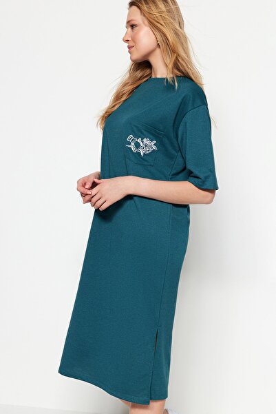 Trendyol Collection Вишита бензином сукня з розслабленим кроєм міді-орме з горловиною TWOSS21EL0175 з вишивкою TWOSS21EL0175