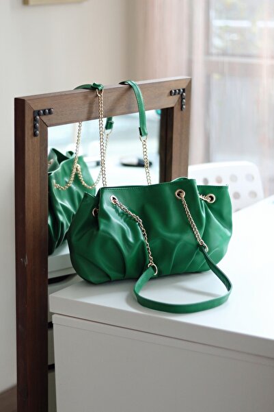 Moom Bag Дамска зелена чанта за през рамо с мека верижка