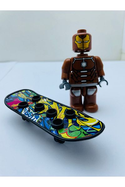 PeriYedi مجموعة شخصيات فردية لشخصية الرجل الحديدي من Lego مع لوح تزلج من Avengers