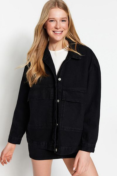 Trendyol Collection Černá oversize džínová bunda s detailem kapsy TWOSS23CE00021