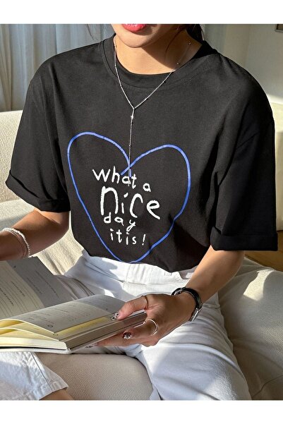 Benisengiydir Γυναικείο μπλουζάκι με λαιμόκοψη σε μαύρο Nice Day