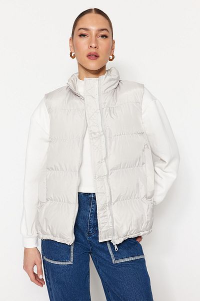 Trendyol Collection Pufferweste mit Stehkragen in Stein TWOAW23YE00008