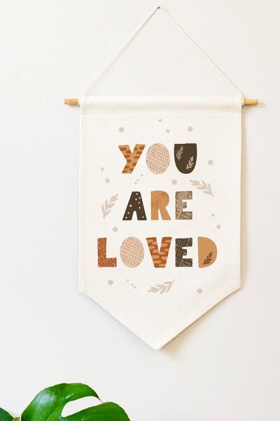 Miomundo لافتة حائط مطبوعة من Loved، إكسسوار ديكور جداري ناعم لغرفة الأطفال