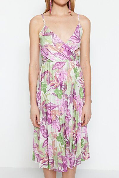 Trendyol Collection Lila virágmintás nyitott derék/Skater Midi duplasoros redős pántos rugalmas kötött ruha TWOSS20EL2729