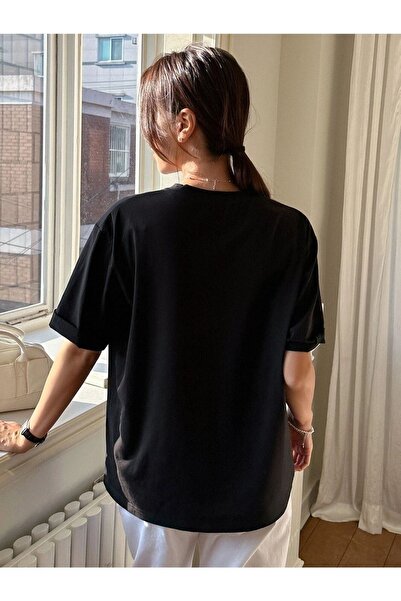 Benisengiydir Γυναικείο μπλουζάκι με λαιμόκοψη σε μαύρο Nice Day