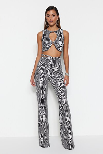 Trendyol Collection Többszínű széles szárú kötött csíkos nadrág TPRSS23PL00011