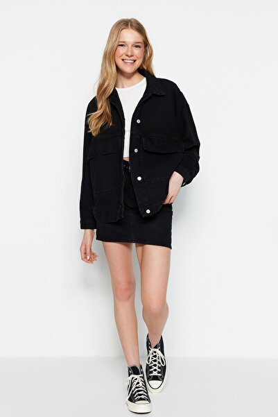 Trendyol Collection Black Oversize Denim Jacket with Pocket Detail TWOSS23CE00021