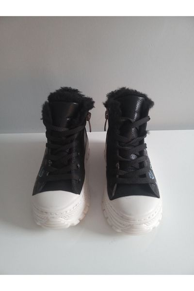 Minican Girls' Shoes