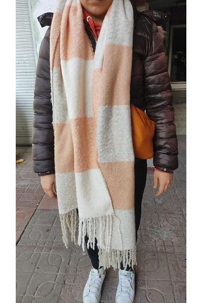 Makro Optik Soft Textured Boucle Shawl Scarf