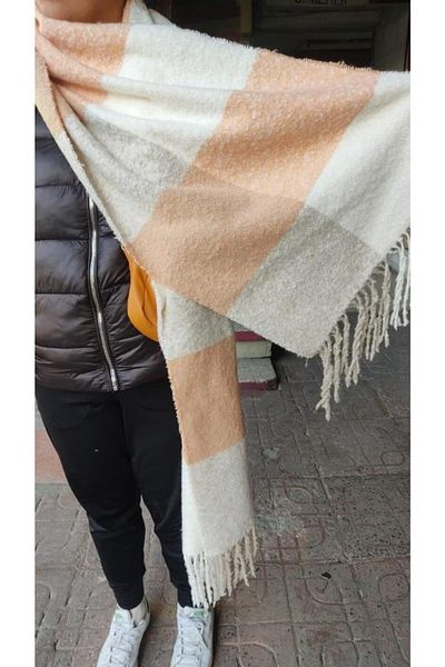 Makro Optik Soft Textured Boucle Shawl Scarf
