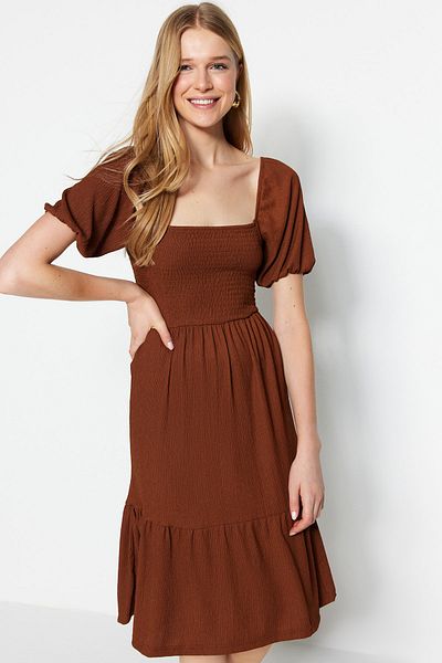 Trendyol Collection Кафява миди плетена рокля - ластик, квадратна яка, балонен ръкав TWOSS22EL1088