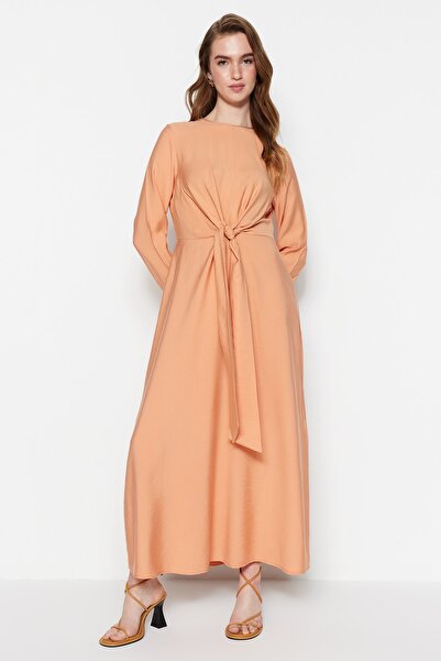 Trendyol Modest Světle oranžové tkané šaty do pasu TCTSS23EB00221