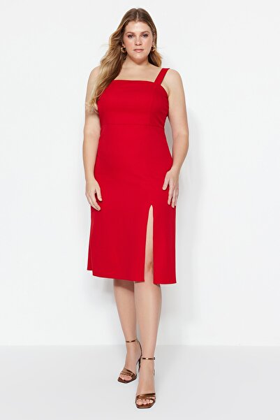 Trendyol Curve Letnia sukienka midi z czerwonym kwadratowym kołnierzykiem – gruba chusta i rozcięcie TBBSS22AH0202