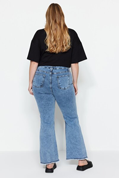 Trendyol Curve Μπλε ψηλόμεσο τζιν και φούντα με λεπτομερή ισπανικό τζιν TBBSS23AR00013