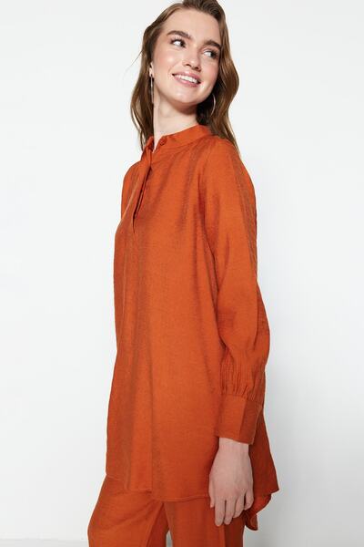 Trendyol Modest Detailní tkaná souprava tunika-kalhoty na ramenou TCTSS22US0098