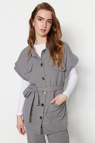 Trendyol Modest Плетен костюм с жилетка и панталон със сиво златисто копче TCTAW22US0062