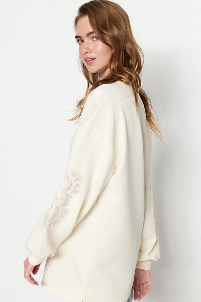 Trendyol Modest Κέντημα με λεπτομερή φούτερ εκρού Diver - TCTSS23UK00042