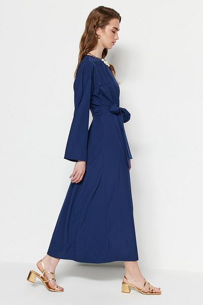 Trendyol Modest Námořnická modrá padáková tkanina s širokým střihem tkané šaty TCTSS23EB00251