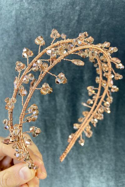 Hobigram Model de înger lucrat manual cu piatră de cristal de culoare trandafir Henna și coroană de mireasă – Coroană, piatră de cristal, model elegant –