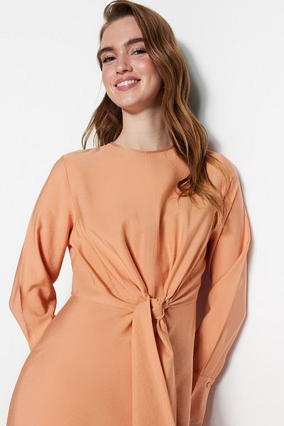 Trendyol Modest Világos narancssárga deréknyakkendő részletes szövött ruha TCTSS23EB00221