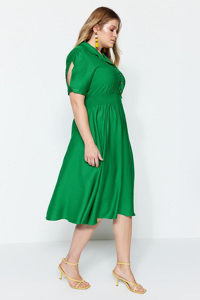 Trendyol Curve Grünes Webkleid mit elastischem Bund und Knopfdetail TBSSS22EL1563